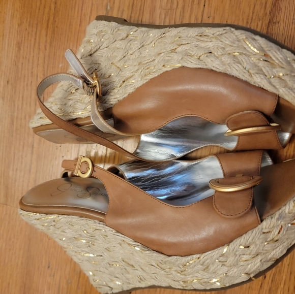 Size 9 camel wedges - Picture 4 of 4